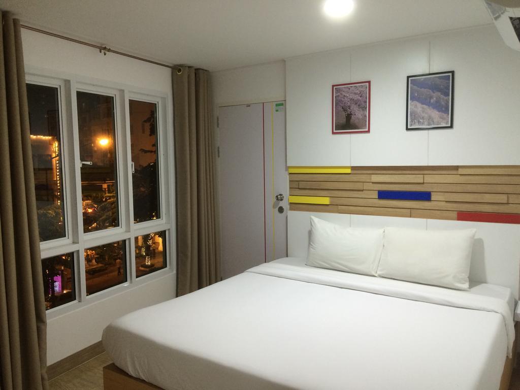 For You Residence Bangkok Luaran gambar