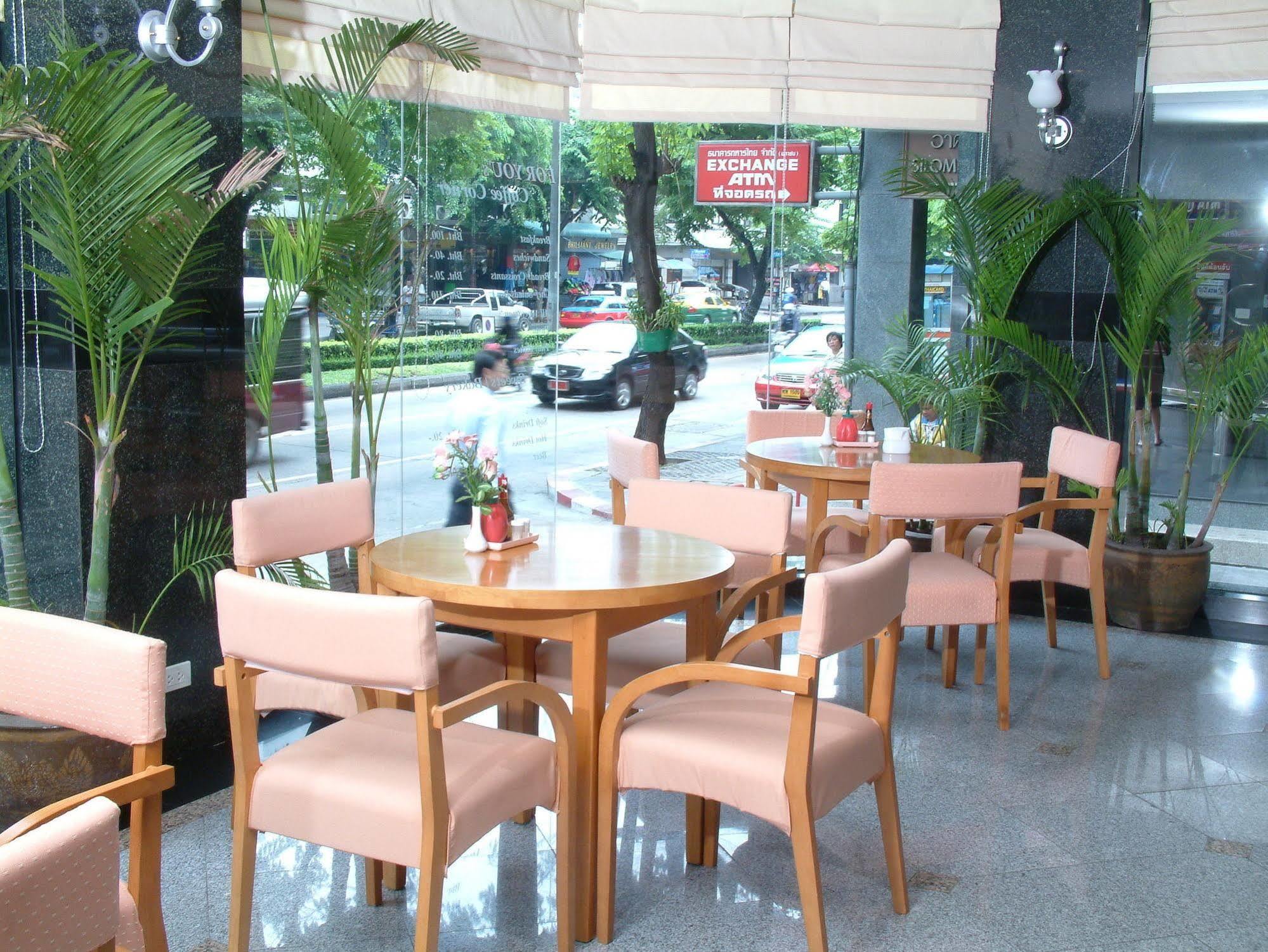 For You Residence Bangkok Luaran gambar
